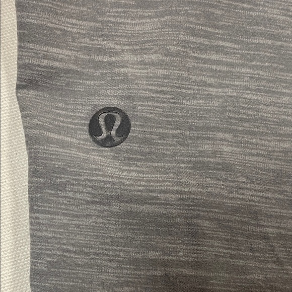 lululemon athletica Mens Quiet Luxury Shorts Size Medium Athleisure EUC - Picture 4 of 6